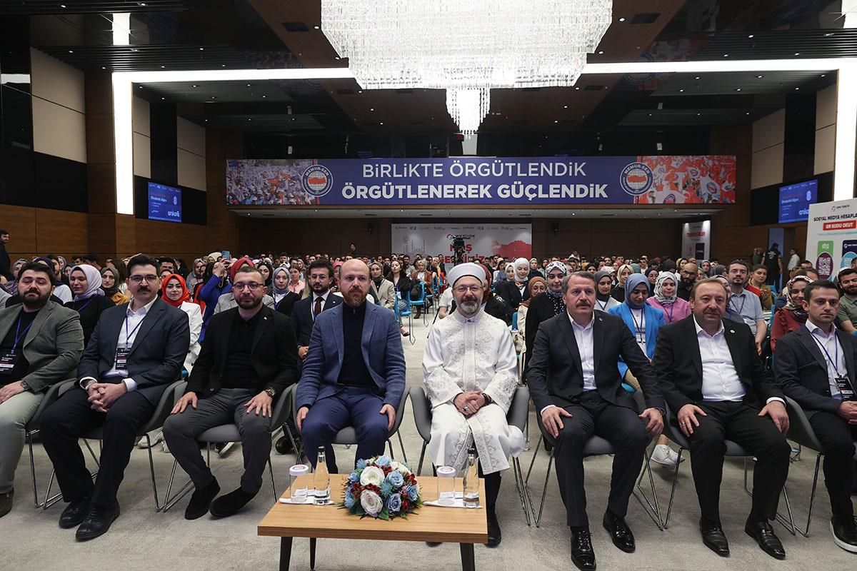 Diyanet İşleri Başkanı Erbaş, gençlerle bir araya geldi